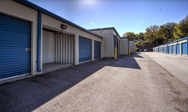 Storage Rentals of America - Knoxville - Sutherland Ave - 3303 Sutherland Avenue Northwest
