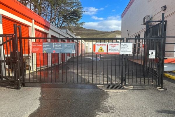 Public Storage - Lorton - 9915 Richmond Highway - 9915 Richmond Highway