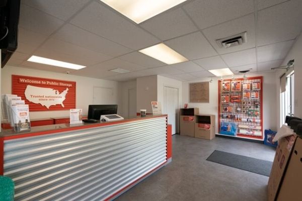 Public Storage - Newport News - 11885 Jefferson Ave - 11885 Jefferson Ave