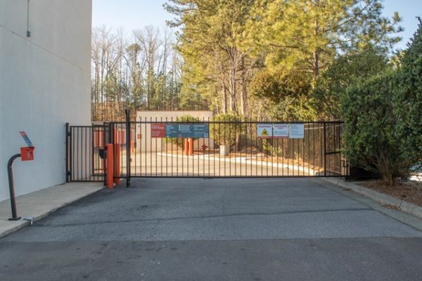Public Storage - Raleigh - 6921 Glenwood Ave - 6921 Glenwood Ave