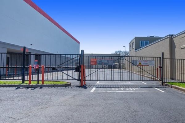 Public Storage - Medford - 327 Mystic Ave - 327 Mystic Ave