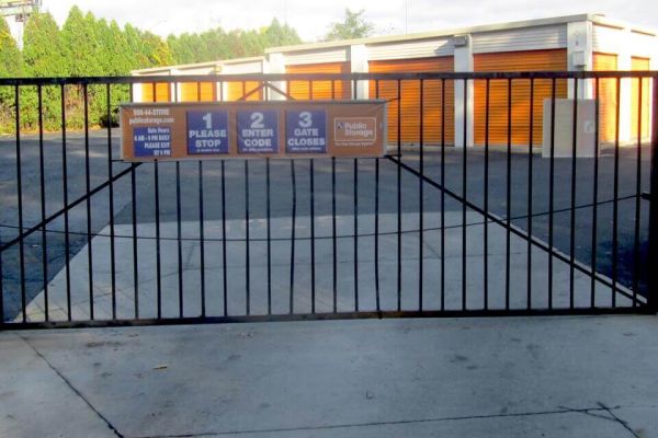 Public Storage - West Haven - 125 Railroad Ave - 125 Railroad Ave