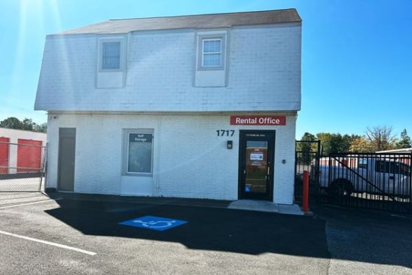 Public Storage - Richmond - 1717 Bloom Lane - 1717 Bloom Lane