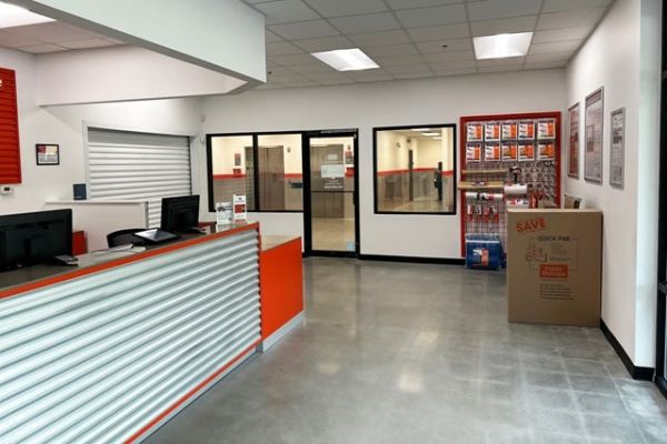 Public Storage - East Point - 3490 N Desert Drive - 3490 N Desert Drive