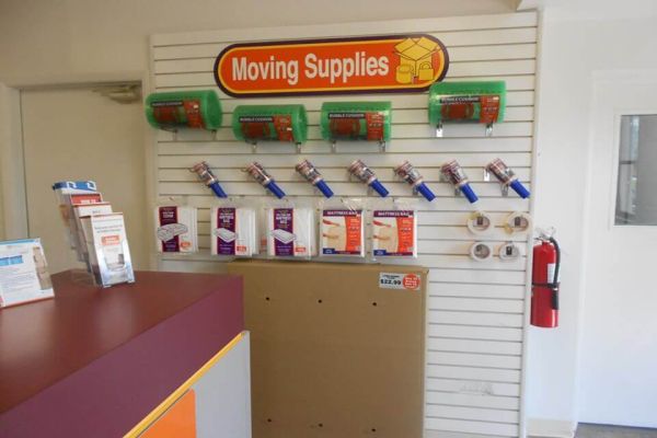 Public Storage - Cincinnati - 2555 E Kemper Rd - 2555 E Kemper Rd