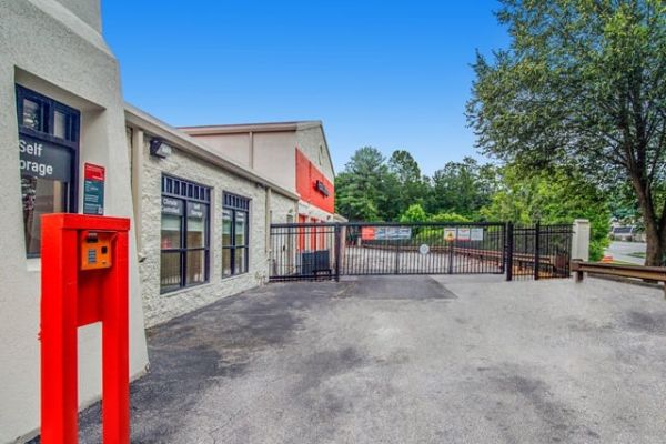 Public Storage - Newtown Square - 5085 West Chester Pike - 5085 West Chester Pike