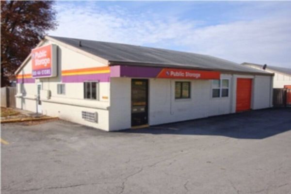 Public Storage - Kansas City - 9820 Holmes Road - 9820 Holmes Road