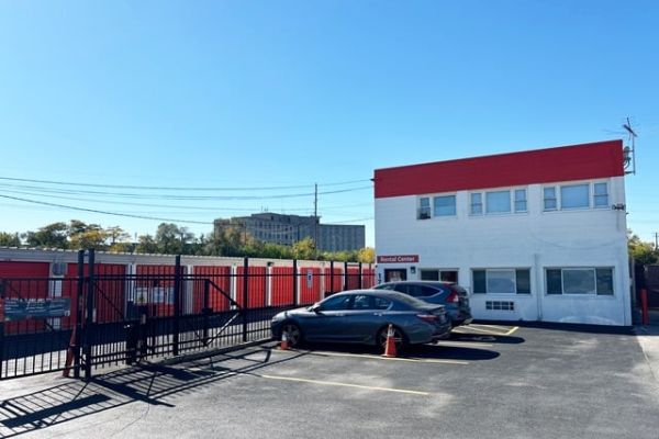 Public Storage - River Grove - 1700 North 5th Ave - 1700 North 5th Ave