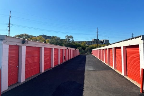 Public Storage - River Grove - 1700 North 5th Ave - 1700 North 5th Ave