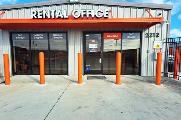 Public Storage - Chattanooga - 2212 Polymer Drive - 2212 Polymer Drive