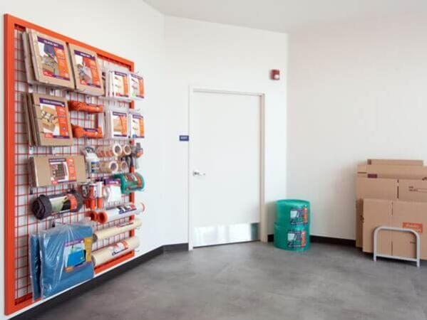 Public Storage - Niles - 7300 N Lehigh Ave - 7300 N Lehigh Ave