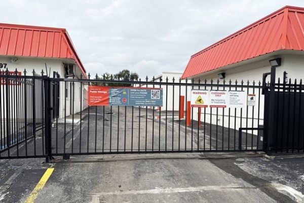 Public Storage - Nashville - 1997 Elm Hill Pike - 1997 Elm Hill Pike