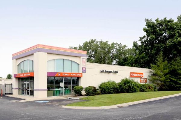 Public Storage - Merrillville - 8230 Broadway - 8230 Broadway