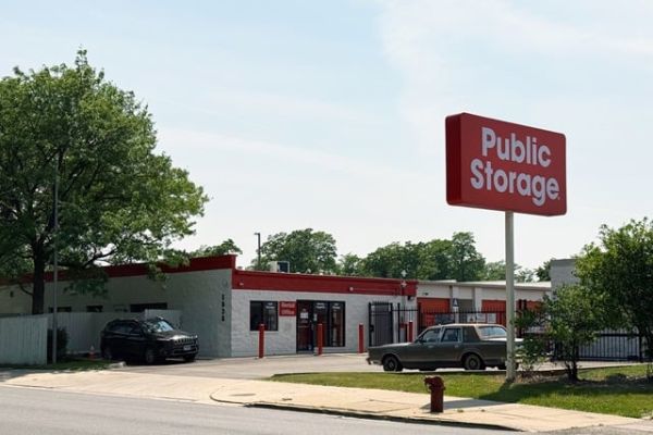 Public Storage - Chicago - 5838 N Pulaski Road - 5838 N Pulaski Road