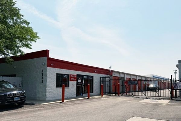 Public Storage - Chicago - 5838 N Pulaski Road - 5838 N Pulaski Road