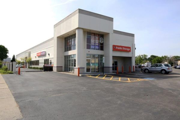 Public Storage - Lincolnwood - 6460 N Lincoln Ave - 6460 N Lincoln Ave