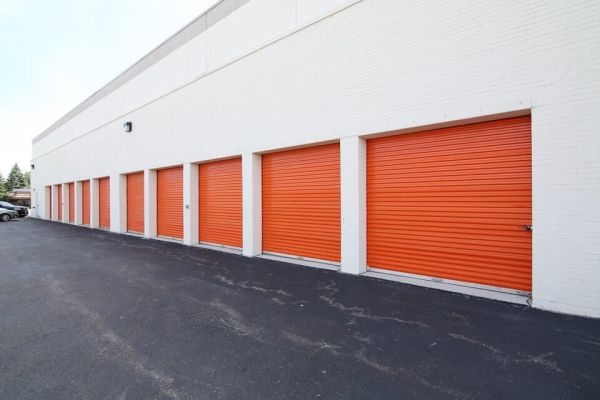 Public Storage - Lincolnwood - 6460 N Lincoln Ave - 6460 N Lincoln Ave