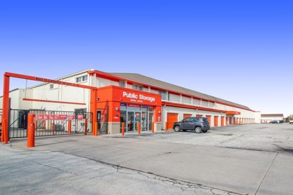 Public Storage - Schiller Park - 9700 W Irving Park Road - 9700 W Irving Park Road