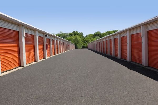 Public Storage - Aurora - 945 N Farnsworth Ave - 945 N Farnsworth Ave