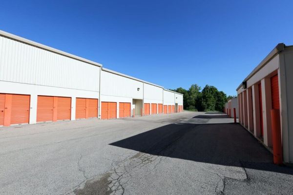 Public Storage - Carpentersville - 243 North Western Ave - 243 North Western Ave