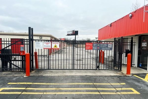Public Storage - Markham - 3835 W 159th Place - 3835 W 159th Place
