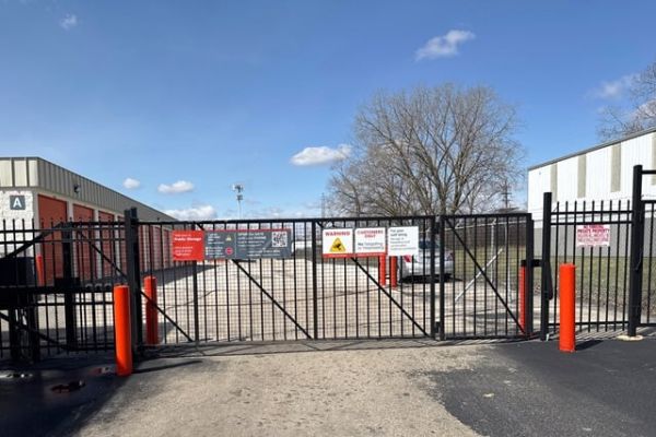Public Storage - Milwaukee - 6049 N 77th Street - 6049 N 77th Street