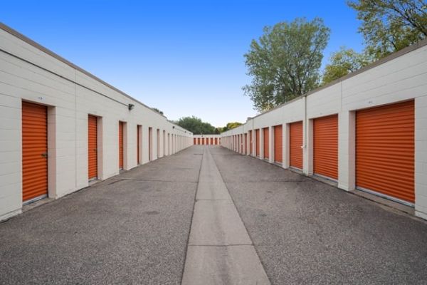 Public Storage - Brooklyn Park - 8124 Lakeland Ave N - 8124 Lakeland Ave N