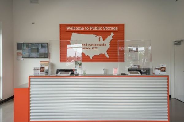 Public Storage - Brooklyn Park - 8124 Lakeland Ave N - 8124 Lakeland Ave N