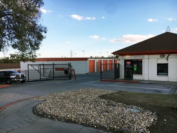 Public Storage - Englewood - 4550 S Federal Blvd - 4550 S Federal Blvd