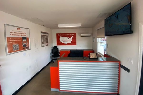 Public Storage - Longmont - 2331 Wedgewood Ave - 2331 Wedgewood Ave