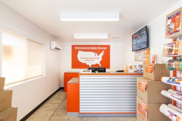 Public Storage - Tujunga - 6400 Foothill Blvd - 6400 Foothill Blvd