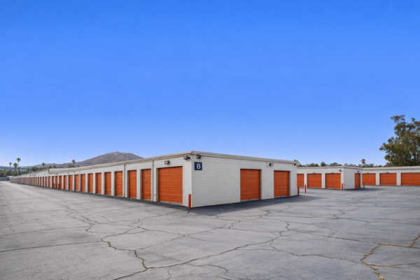 Public Storage - Riverside - 6379 Mission Blvd - 6379 Mission Blvd