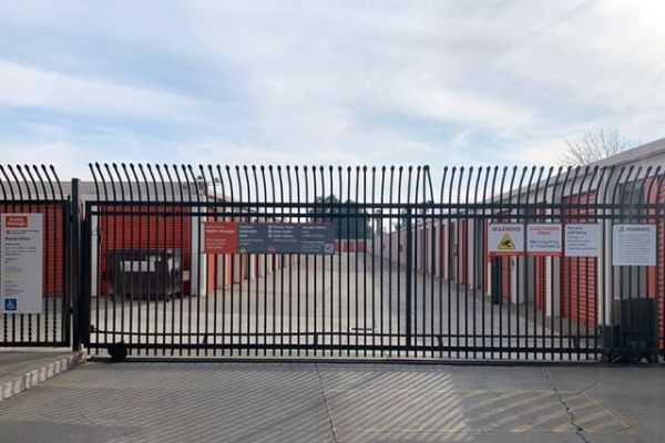 Public Storage - Tracy - 400 W Larch Road - 400 W Larch Road