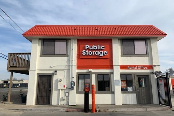 Public Storage - Tracy - 400 W Larch Road - 400 W Larch Road
