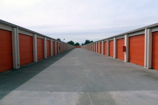 Public Storage - Tracy - 400 W Larch Road - 400 W Larch Road