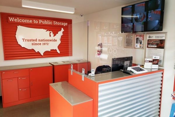 Public Storage - Seattle - 14034 1st Ave S - 14034 1st Ave S