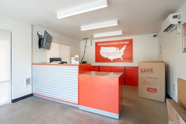 Public Storage - Milwaukie - 17501 SE McLoughlin Blvd - 17501 SE McLoughlin Blvd