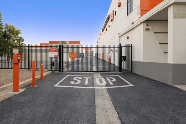 Public Storage - Tarzana - 18440 Burbank Blvd - 18440 Burbank Blvd