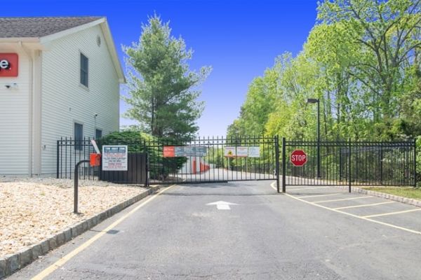 Public Storage - Centennial - 13055 E Briarwood Ave - 13055 E Briarwood Ave