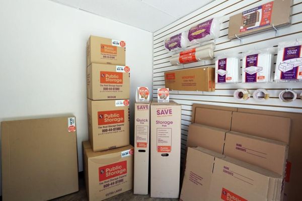 Public Storage - Riverside - 10789 Hole Ave - 10789 Hole Ave
