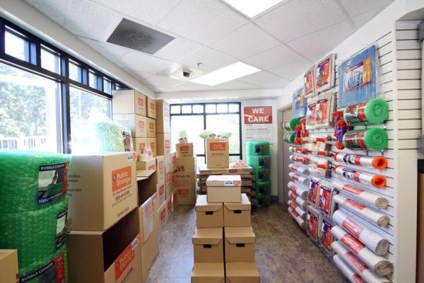Public Storage - Bellevue - 12385 Northup Way - 12385 Northup Way
