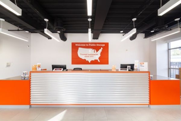Public Storage - Woodland Hills - 22222 Ventura Blvd - 22222 Ventura Blvd