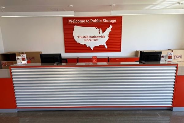 Public Storage - Hayward - 2525 Whipple Road - 2525 Whipple Road