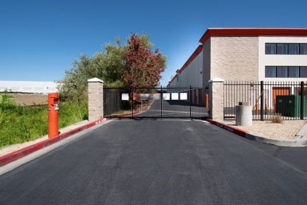 Public Storage - Hayward - 2525 Whipple Road - 2525 Whipple Road