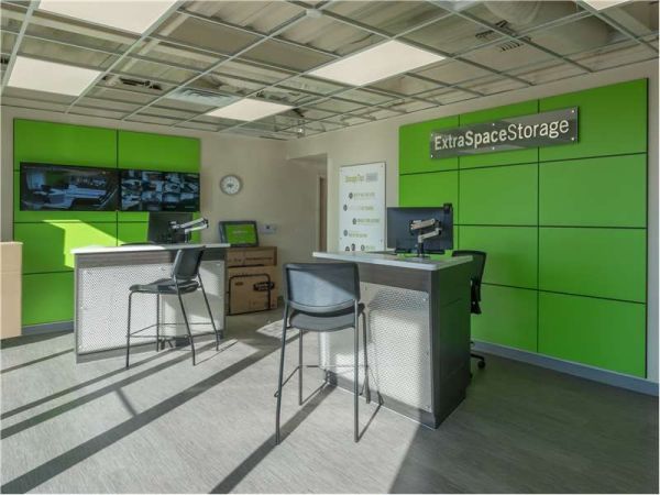 Extra Space Storage - 8941 - Santa Fe - Rodeo Park Dr E - 2977 Rodeo Park Drive East