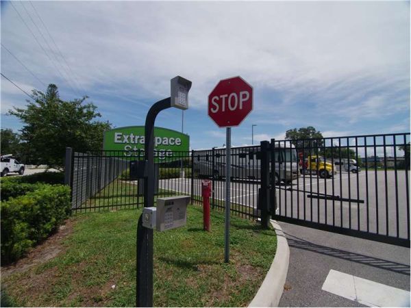 Extra Space Storage - 7192 - St Petersburg - 7th Ave N - 1650 7th Avenue North