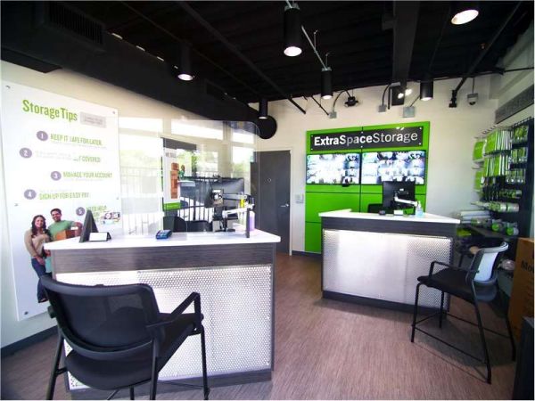 Extra Space Storage - 7192 - St Petersburg - 7th Ave N - 1650 7th Avenue North