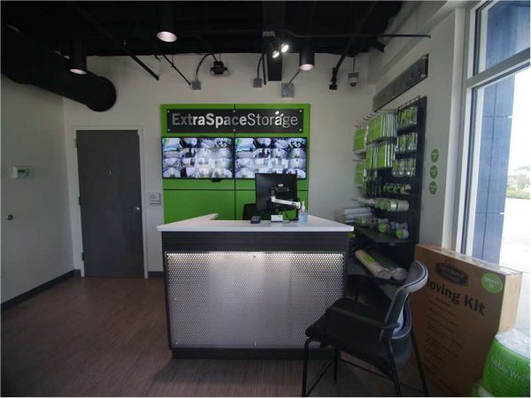 Extra Space Storage - 7192 - St Petersburg - 7th Ave N - 1650 7th Avenue North