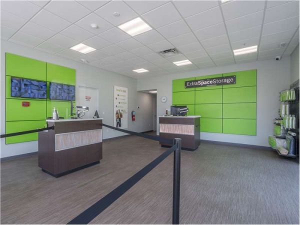 Extra Space Storage - 7294 - Ft Myers - 16641 S Tamiami Trl - 16641 South Tamiami Trail