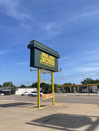 Ideal Self Storage - Gatesville - 1611 East Main Street